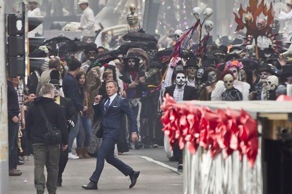 Daniel Craig tourne une séquence de Spectre dans le centre historique de Mexico le 27 mars 2015.