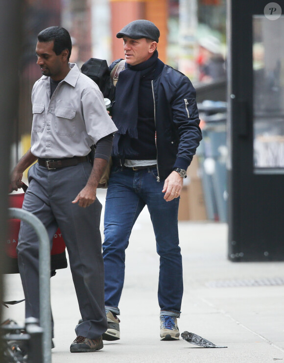 Exclusif - Daniel Craig quitte Mexico après son accident sur le tournage du dernier film James Bond "Spectre". L'acteur devait subir une intervention chirurgicale à New York pendant le week-end de Pâques. Photos prises le 31 mars 2015.