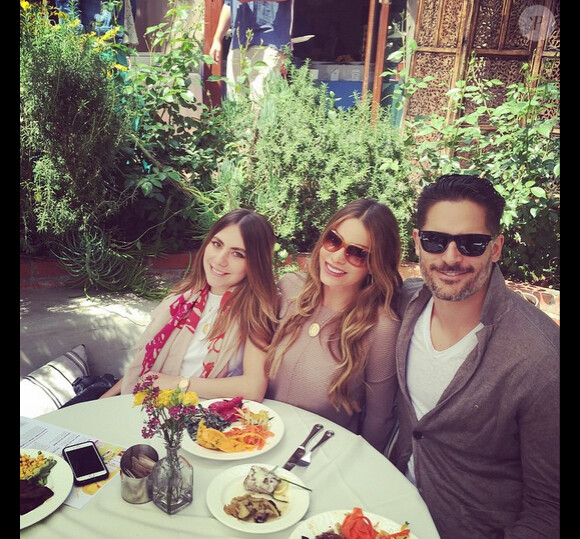 Sofia Vergara en famille à l'occasion des fêtes de Pâques, sur Instagram le 5 avril 2015