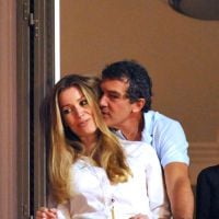 Antonio Banderas : Pâques avec sa jeune chérie... et le fils de Melanie Griffith