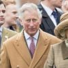 Le prince Charles et Camilla Parker Bowles, duchesse de Cornouailles, lors de la course de moutons (Lamb National) à Ascot le 29 mars 2015.