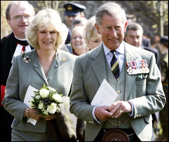 Le prince Charles et la duchesse Camilla à Aberdeen le 24 avril 2005, quinze jours après leur mariage.