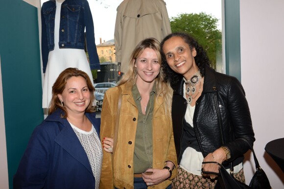 Anne Valérie Hash, Sarah Lavoine, Karine Silla lors de l'inauguration du nouveau design éphémère de la boutique Comptoir des cotonniers de Saint-Sulpice à Paris, le 9 avril 2015