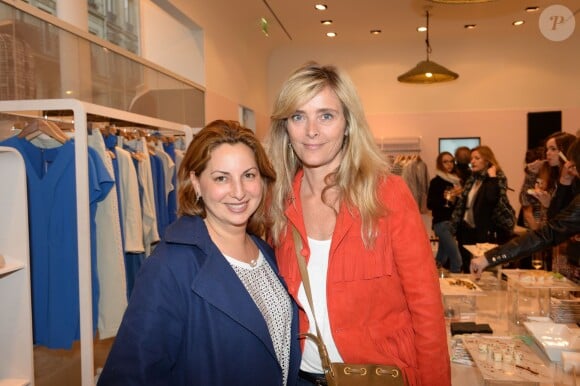 Anne Valérie Hash et Marie Poniatowski lors de l'inauguration du nouveau design éphémère de la boutique Comptoir des cotonniers de Saint-Sulpice à Paris, le 9 avril 2015