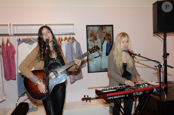 Vanille Clerc lors de l'inauguration du nouveau design éphémère de la boutique Comptoir des cotonniers de Saint-Sulpice à Paris, le 9 avril 2015