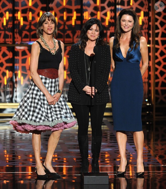 Wendie Malick, Valerie Bertinelli, et Jane Leeves sur la scène des 2015 TV Land Awards au Saban Theater, à Beverly Hills, le 11 avril 2015