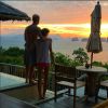 Ronan Keating et Storm Uechtritz face à un coucher de soleil en Thaïlande où le chanteur a fait sa demande en mariage - photo publiée sur le compte Instagram de Storm Uechtritz le 27 mars 2015