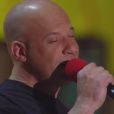 Vin Diesel chante See You Again pour son frère Paul Walker lors des MTV Movie Awards 2015.