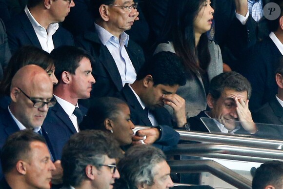 Anne Hidalgo, Manuel Valls, Nasser Al-Khelaifi et Nicolas Sarkozy lors de la rencontre entre le Paris Saint-Germain et le FC Barcelone en quart de finale de la Ligue des champions, le 15 avril 2015 au Parc des Princes à Paris