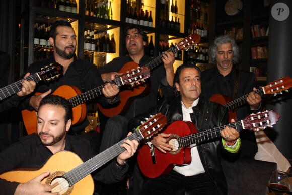 Le groupe Chico and the Gypsies lors de l'inauguration du restaurant "Saperlipopette!" de Norbert Tarayre (Top Chef 3) à Puteaux, le 17 novembre 2014.17/11/2014 - Paris