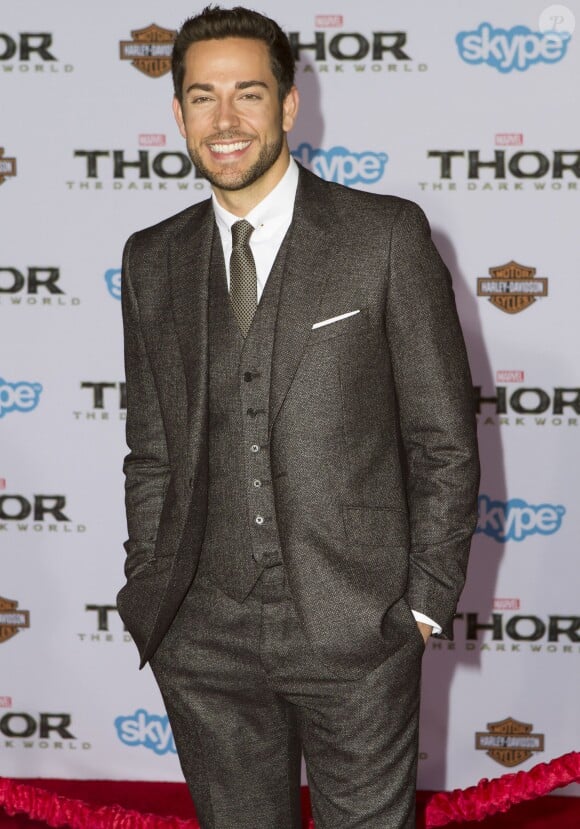 Zachary Levi a la premiere du film "Thor : le monde des tenebres" au cinema El Capitan a Hollywood. Le 4 novembre 2013 