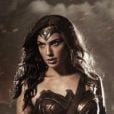  Gal Gadot en Wonder Woman telle qu'elle devrait apparaitre dans le prochain Batman v Superman : Dawn of Justice, photo publi&eacute;e sur son compte Twitter le 26 juillet 2014 