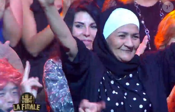 La maman de Laurent va mieux ! Finale de "Koh-Lanta 2014" sur TF1. Vendredi 21 novembre 2014.