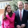 Kate Middleton, enceinte, et son mari le prince William le 27 mars 2015 dans le sud de Londres lors de la dernière mission de la duchesse avant son accouchement.