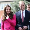 Kate Middleton, enceinte, et son mari le prince William le 27 mars 2015 dans le sud de Londres lors de la dernière mission de la duchesse avant son accouchement.