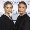 Ashley Olsen, Mary-Kate Olsen arrivant à la soirée des CFDA Fashion Awards 2014 à New York, le 2 juin 2014.