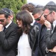 Sabine Anthony, sa deuxième épouse, Alexandre, Xavier et Cédric très éprouvés lors des obsèques de Richard Anthony, le vendredi 24 avril 2015, à Cabris (Alpes-Maritimes)