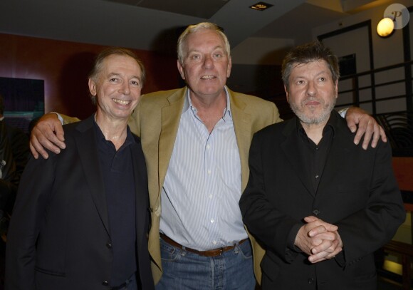 Philippe Chevallier, Mathias Moncorge Gabin (fils de Jean Gabin) et Regis Laspalès, au spectacle de Chevallier et Laspalès Vous reprendrez bien quelques sketches ? à l'Olympia, le jeudi 23 avril 2015.