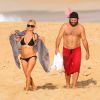 Exclusive - Pamela Anderson et Rick Salomon se baladent sur la plage de Hawaii le 26 décembre 2014