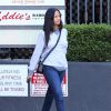 Zoe Saldana fait du shopping à Hollywood, le 26 avril 2015  