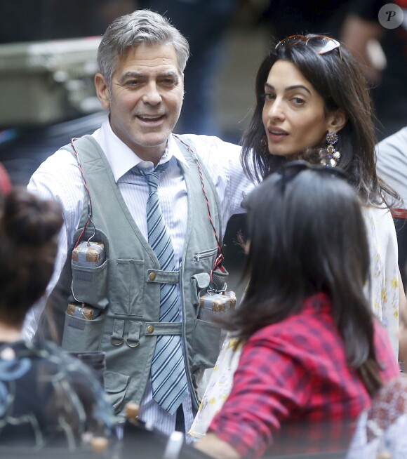 George Clooney, Amal Clooney et Julia Roberts sur le tournage du film " Money Monster " de Jodie Foster à New York Le 18 Avril 2015 