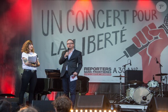 Daphné Bürki et Christophe Deloire (secrétaire général de RSF) - Reporters Sans Frontières (RSF) organise pour ses 30 ans "Un concert pour la liberté" pour célébrer la Journée Mondiale de Liberté de la Presse sur la place de la République à Paris, le 3 mai 2015.