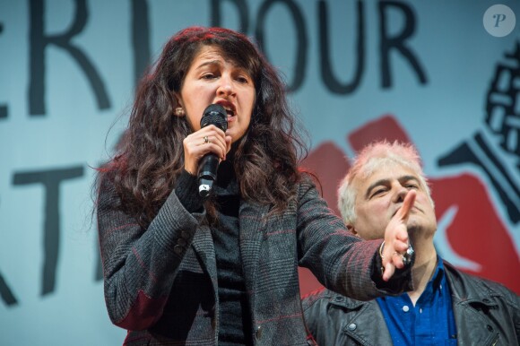Zineb El Rhazoui et Patrick Pelloux de Charlie Hebdo - Reporters Sans Frontières (RSF) organise pour ses 30 ans "Un concert pour la liberté" pour célébrer la Journée Mondiale de la Liberté de la Presse sur la place de la République à Paris, le 3 mai 2015.