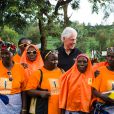 Bill Clinton en Tanzanie, toujours à visiter des projets aidés par sa fondation - 30 avril 2015