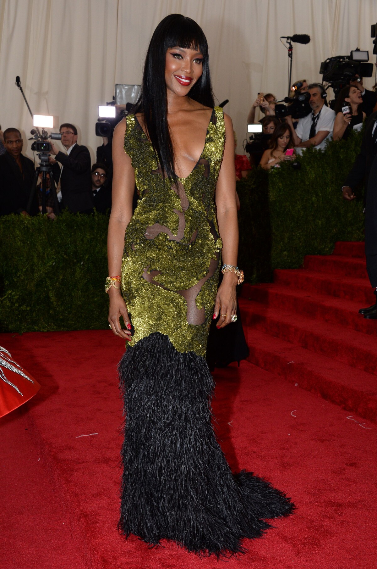 Photo : Naomi Campbell, Vêtue D'une Robe Burberry, Assiste Au Met Gala ...