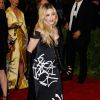 Madonna (habillée d'une robe Moschino) assiste au Met Gala 2015, vernissage de l'exposition "China: through the looking glass" au Metropolitan Museum of Art. New York, le 4 mai 2015.