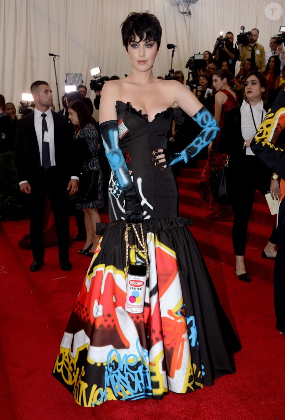 Katy Perry assiste au Met Gala 2015, vernissage de l'exposition "China: through the looking glass" au Metropolitan Museum of Art. New York, le 4 mai 2015.
