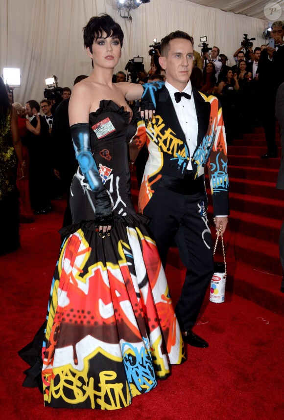 Katy Perry et Jeremy Scott assistent au Met Gala 2015, vernissage de l'exposition "China: through the looking glass" au Metropolitan Museum of Art. New York, le 4 mai 2015.