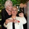 Mimie Mathy, très émue, a été décorée de la Légion d'honneur avec les insignes de chevalier - Pavillon Dauphine à Paris, lundi 4 mai 2015.