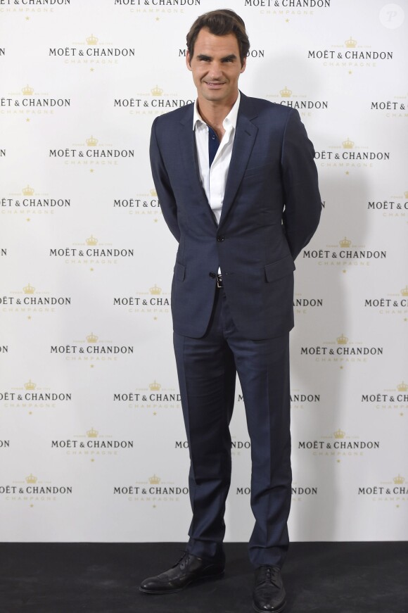 Roger Federer lors de la soirée "Moët Tiny Tennis" organisée par les champagnes Moët & Chandon à l'ambassade de France à Madrid le 5 mai 2015