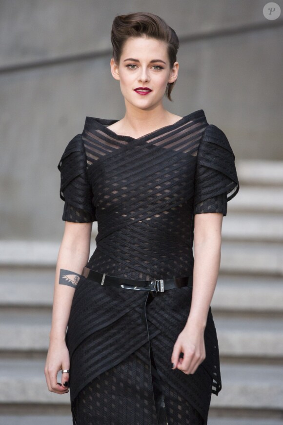 Kristen Stewart - People au Photocall du défilé Chanel Croisière "Paris-Séoul" au Dongdaemun Design Plaza de Séoul le 4 mai 2015