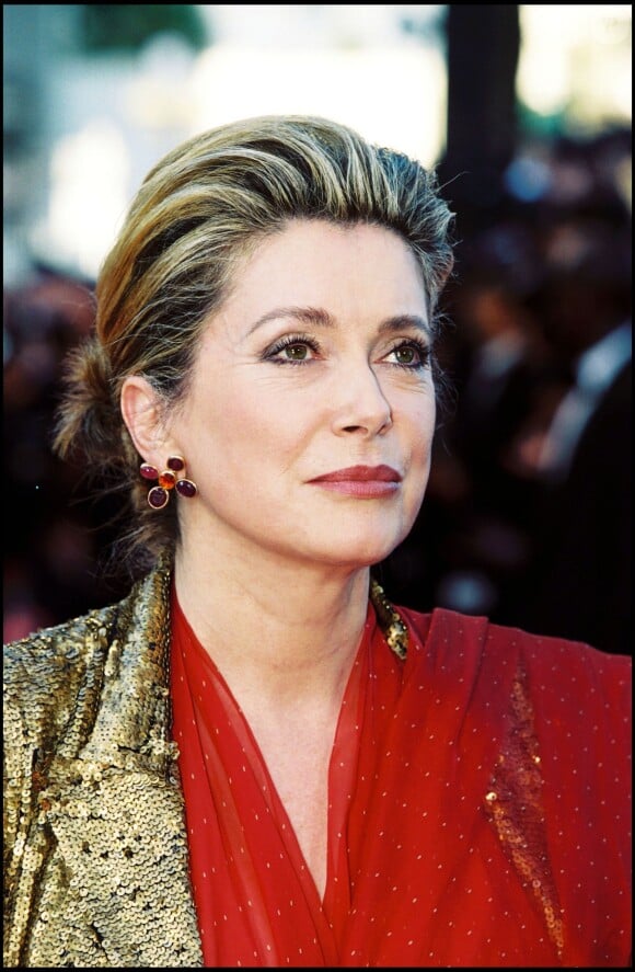 Catherine Deneuve à Cannes en 2000.