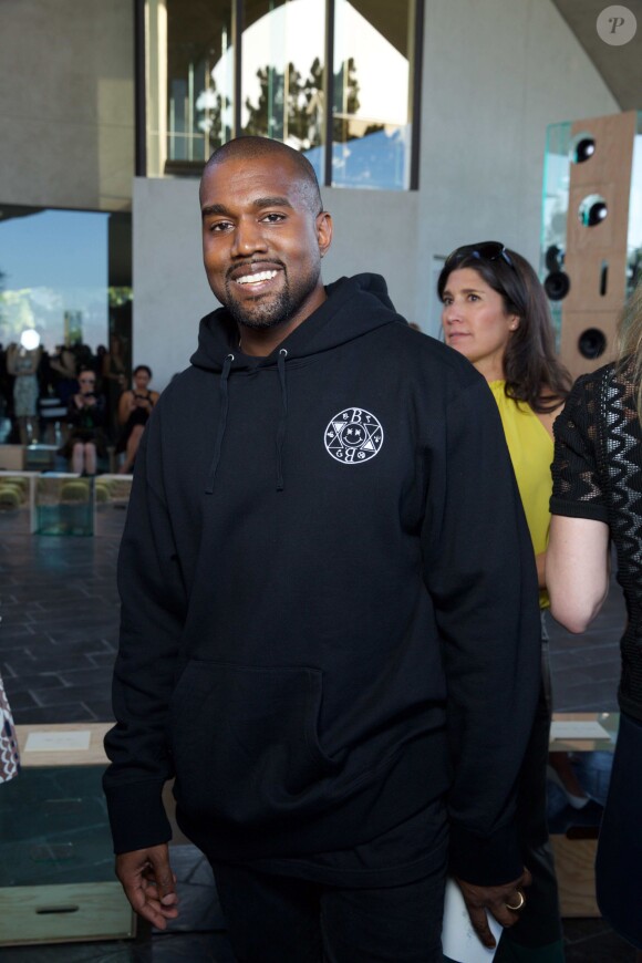 Kanye West lors du défilé Louis Vuitton croisière 2016 à la résidence de Bob et Dolores Hope. Palm Springs, le 6 mai 2015.