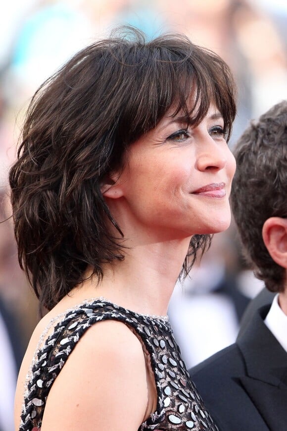 Sophie Marceau - Montée des marches du film "La Tête Haute" pour l'ouverture du 68e Festival du film de Cannes le 13 mai 2015.