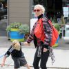 Gwen Stefani et son fils Zuma sortent d'un salon de manucure à Los Angeles le 7 mai 2015.