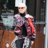 La chanteuse Gwen Stefani et son fils Zuma sortent d'un salon de manucure à Los Angeles le 7 mai 2015.