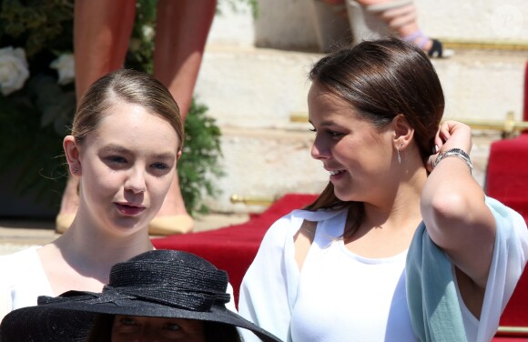 Alexandra de Hanovre et Pauline Ducruet - Baptême du prince héréditaire Jacques et de sa soeur la princesse Gabriella en la cathédrale Notre-Dame-Immaculée de Monaco le 10 mai 2015