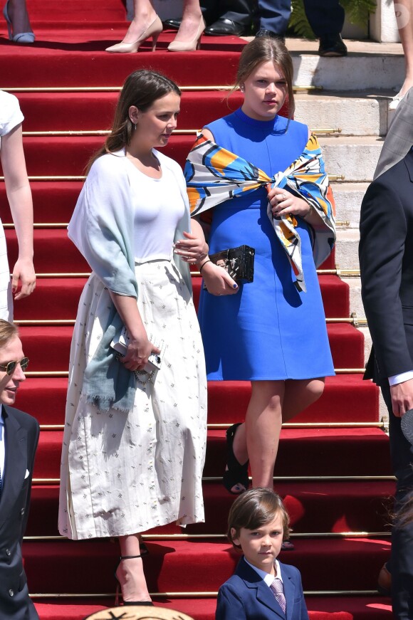 Pauline Ducruet et Camille Gottlieb - Baptême du prince héréditaire Jacques et de sa soeur la princesse Gabriella en la cathédrale Notre-Dame-Immaculée de Monaco le 10 mai 2015