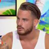 Raphaël (Les Anges 7), ému, évoque la trahison de son ami Julien avec son ex Barbara. Le Mag sur NRJ12, le 11 mai 2015.