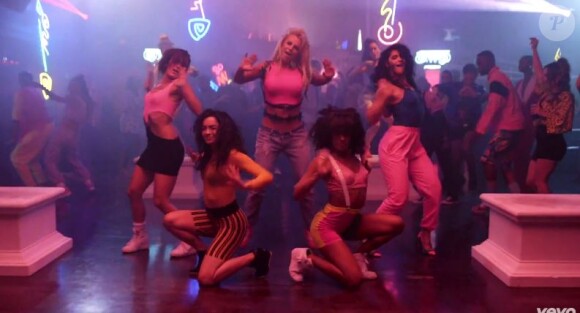 Britney Spears dans le clip de son nouveau single intitulé Pretty Girls