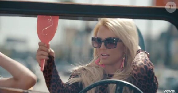 Britney Spears dans le clip de son nouveau single intitulé Pretty Girls