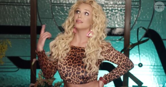 Britney Spears dans le clip de son nouveau single intitulé Pretty Girls