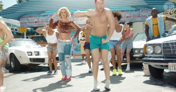Britney Spears dans le clip de son nouveau single intitulé Pretty Girls