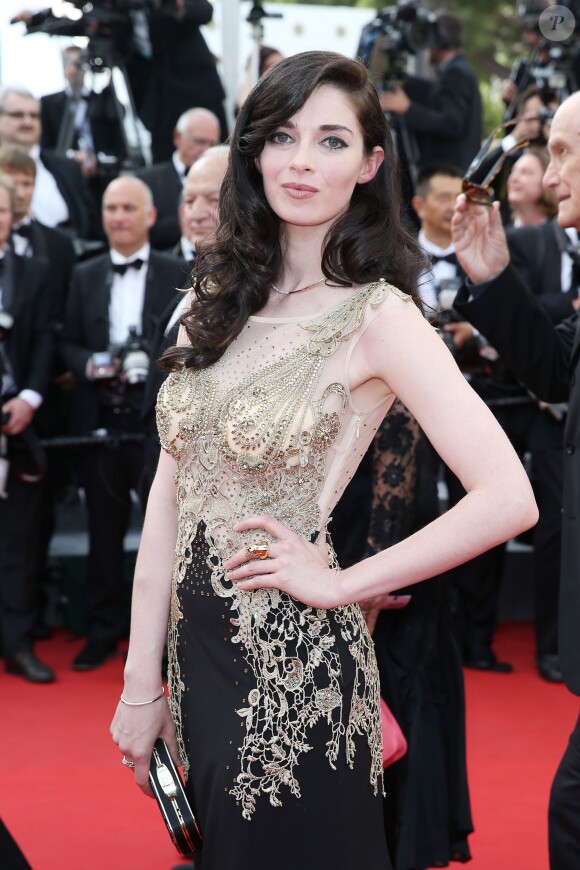 Sarah Barzyk - Montée des marches du film "La Tête Haute" pour l'ouverture du 68e Festival du film de Cannes le 13 mai 2015.