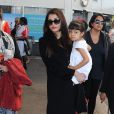 Aishwarya Rai et sa fille Aaradhya à l'aéroport de Nice le 15 mai 2015.  Please hide children's face prior to publication - Aishwarya Rai Bachchan is seen arriving at Nice airport for the cannes film festival. 15 May 2015.15/05/2015 - Nice