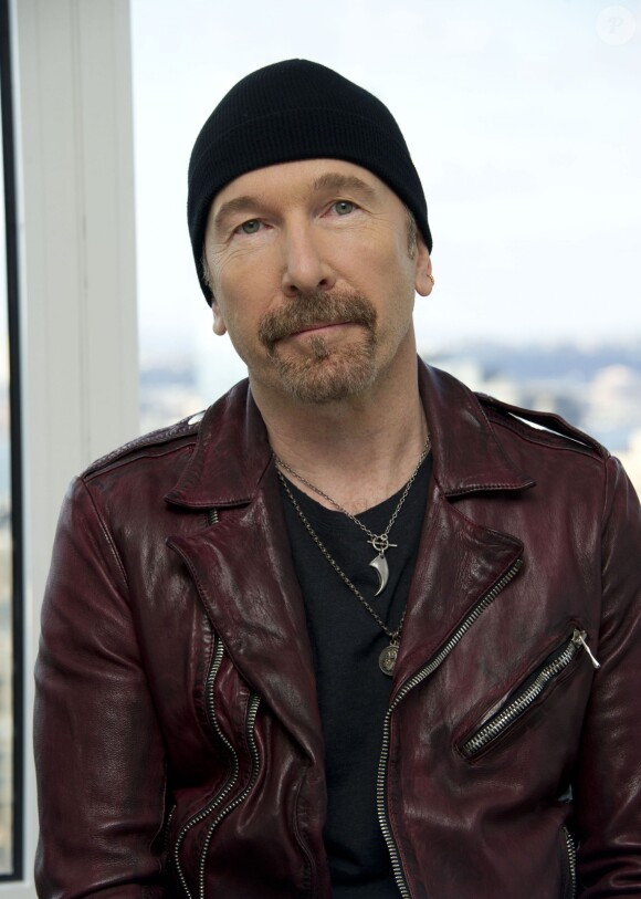 The Edge avec U2 en conférence de presse pour présenter la musique du film Mandela, longue marche vers la Liberte au Mondrian Soho à New York, le 7 décembre 2013
